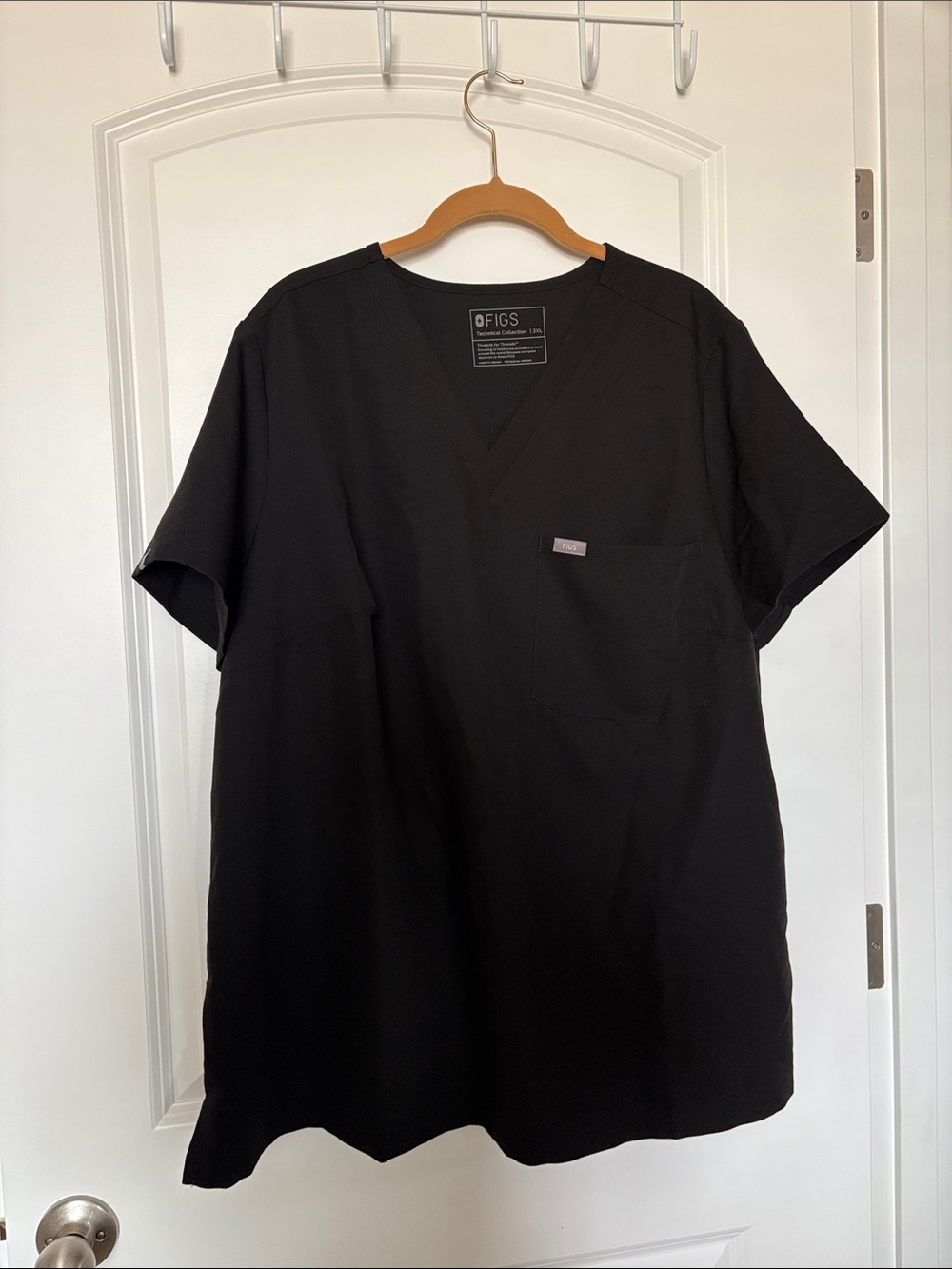 Figs Black Catarina scrub top black size 3XL